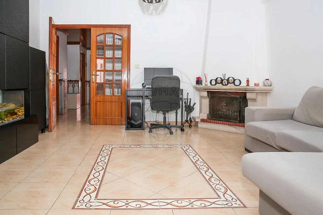 Apartamento T3 para Venda em Castanheira do Ribatejo e Cachoeiras Foto 5