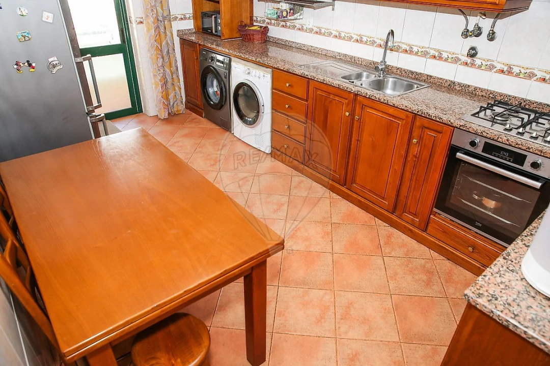 Apartamento T3 para Venda em Castanheira do Ribatejo e Cachoeiras Foto 9