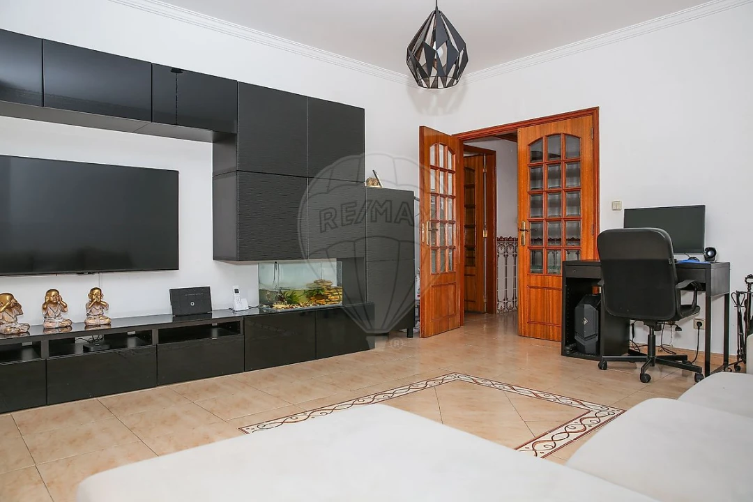Apartamento T3 para Venda em Castanheira do Ribatejo e Cachoeiras Foto 3