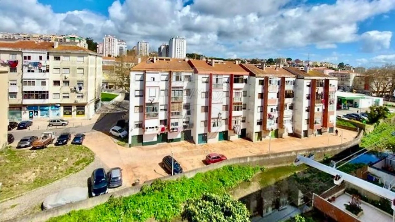Apartamento T3 para Venda em Algueirão-Mem Martins Foto 8