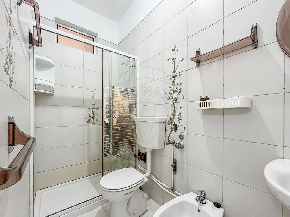 Apartamento T1 para Venda em Santo Antonio dos Olivais Foto 8