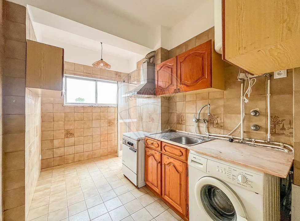 Apartamento T1 para Venda em Santo Antonio dos Olivais Foto 12