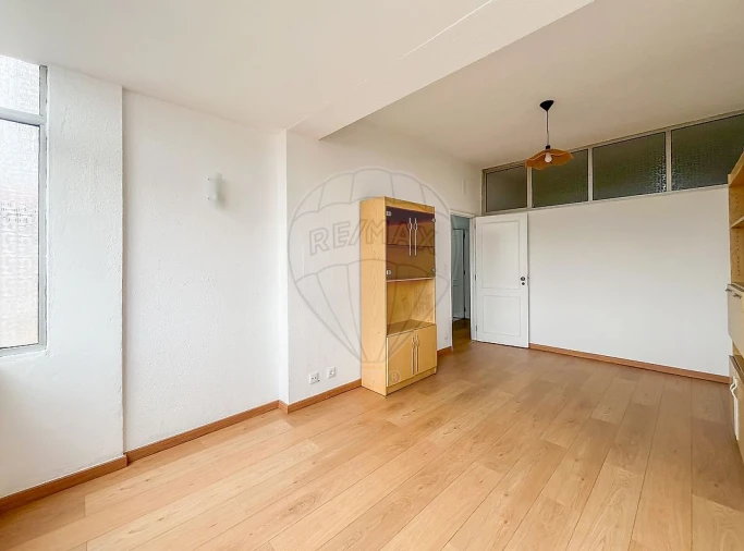 Apartamento T1 para Venda em Santo Antonio dos Olivais Foto 11