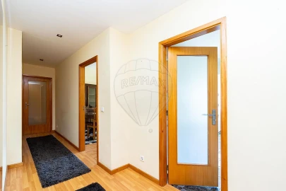 Apartamento T2 para Arrendamento em Santa Marinha e São Pedro da Afurada