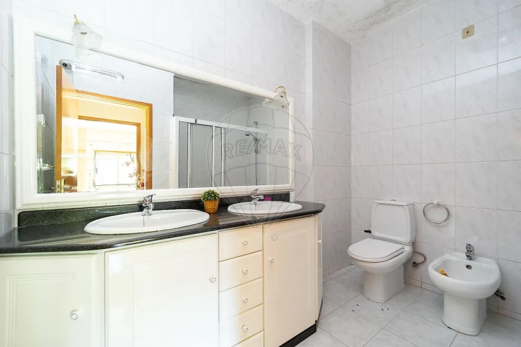 Apartamento T2 para Arrendamento em Santa Marinha e São Pedro da Afurada Foto 14