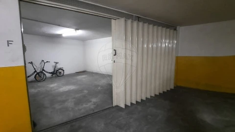 Apartamento T2 para Arrendamento em São Felix da Marinha
