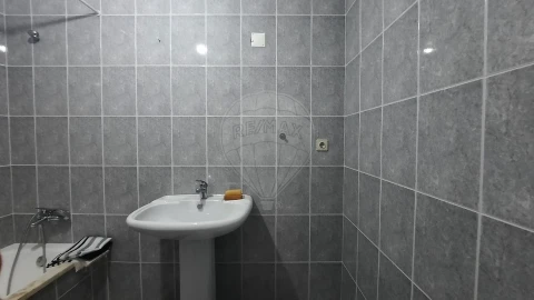 Apartamento T2 para Arrendamento em São Felix da Marinha