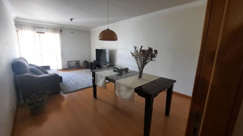 Apartamento T2 para Arrendamento em São Felix da Marinha