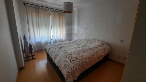 Apartamento T2 para Arrendamento em São Felix da Marinha