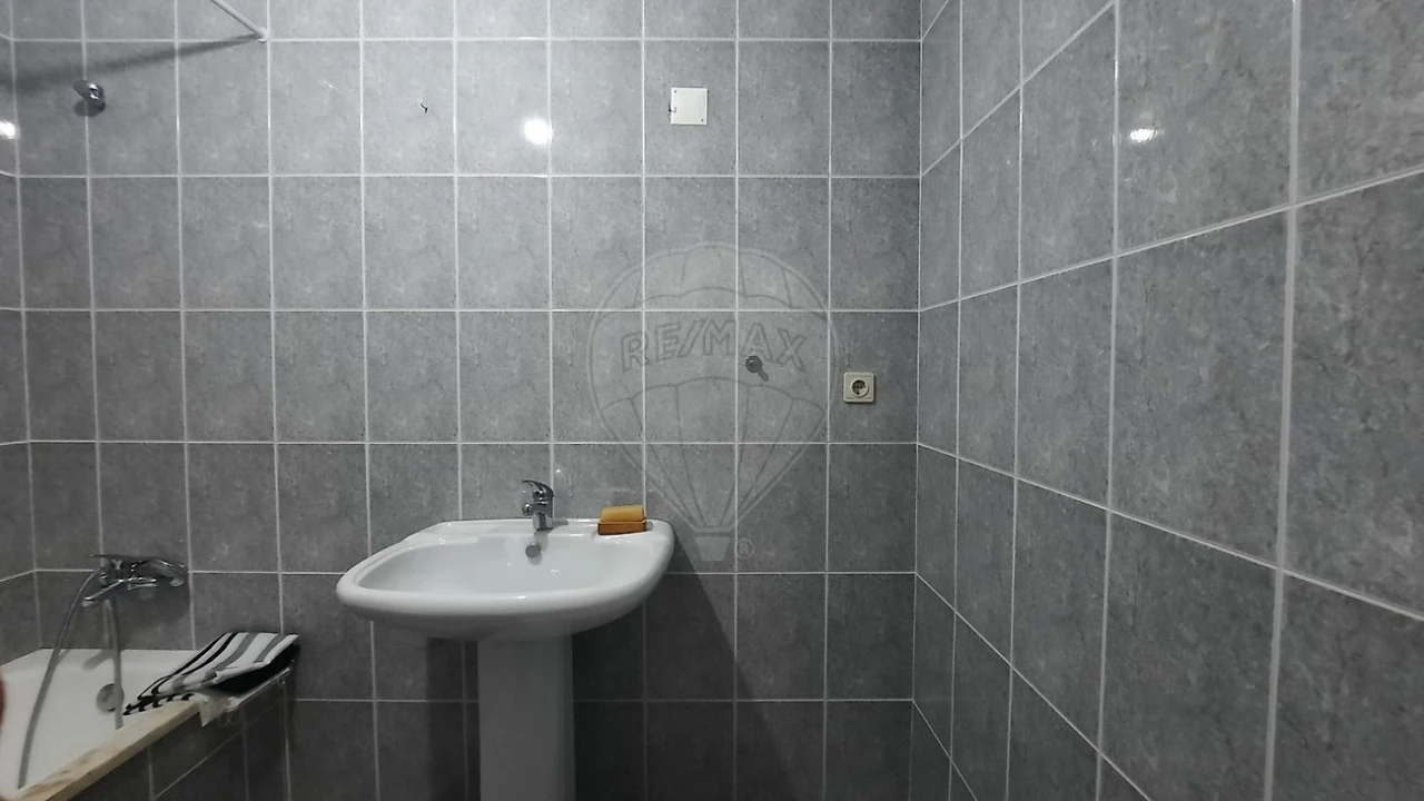 Apartamento T2 para Arrendamento em São Felix da Marinha Foto 9