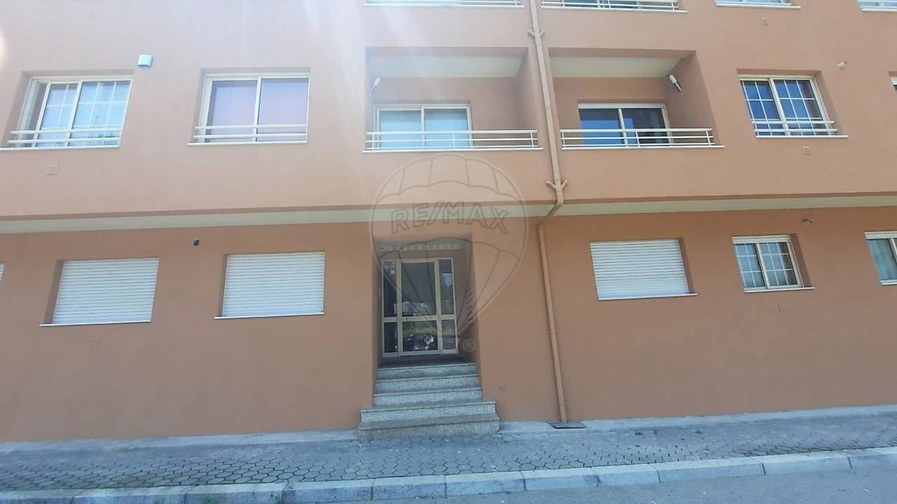 Apartamento T2 para Arrendamento em São Felix da Marinha Foto 18