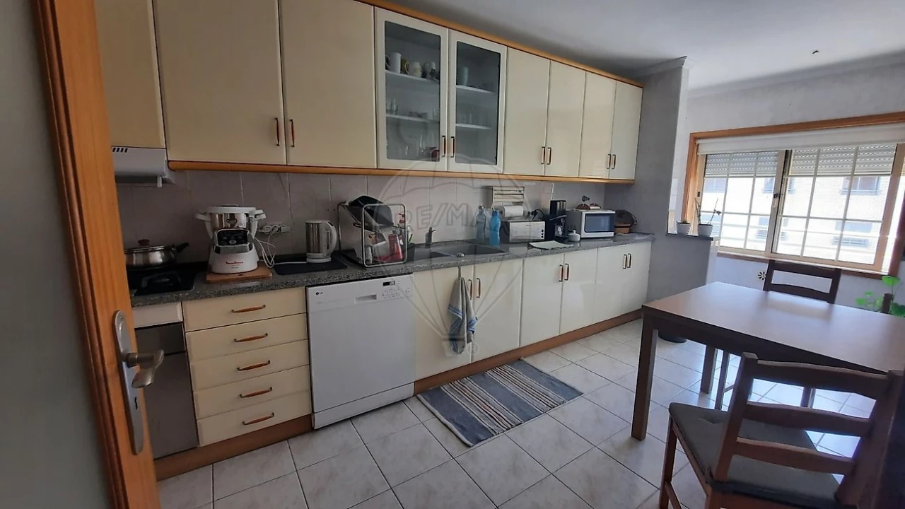 Apartamento T2 para Arrendamento em São Felix da Marinha Foto 16