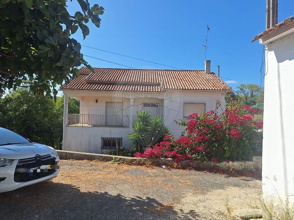 Moradia T4 para Venda em Dois Portos e Runa Foto 7