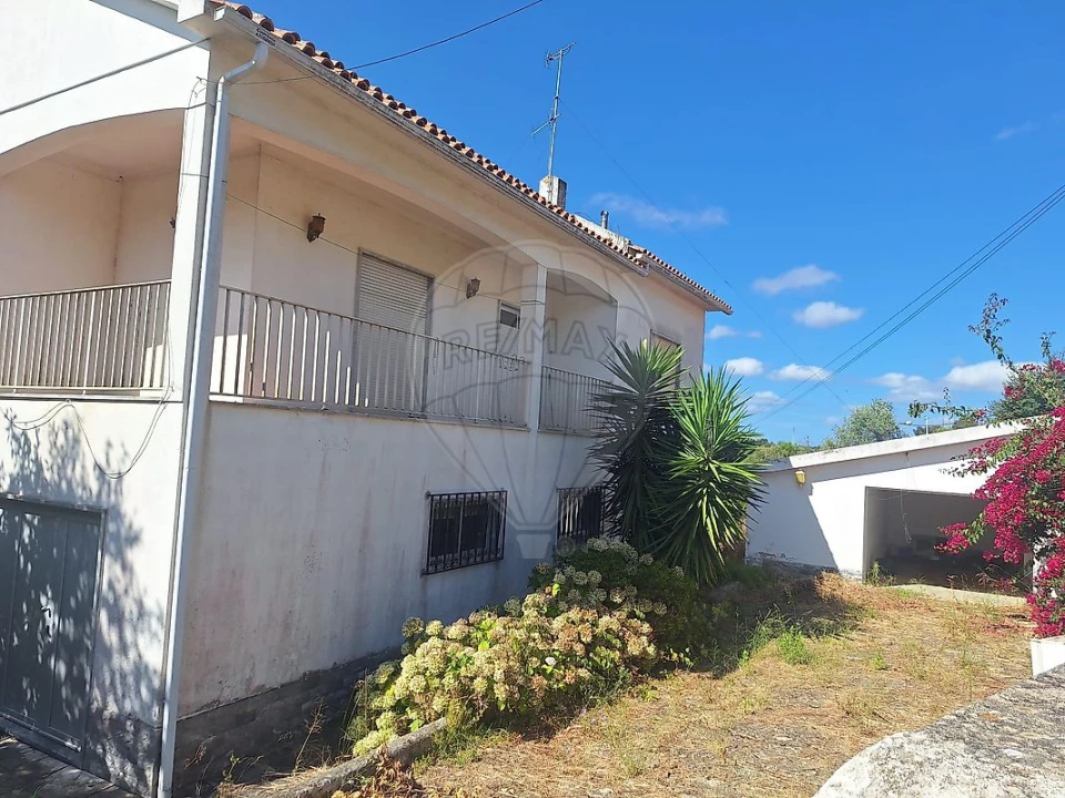 Moradia T4 para Venda em Dois Portos e Runa Foto 5