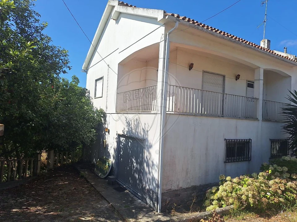 Moradia T4 para Venda em Dois Portos e Runa Foto 3