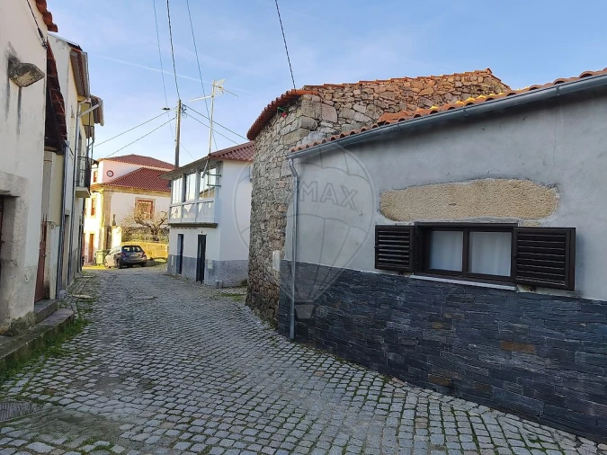 Moradia T2 para Venda em Larinho Foto 5
