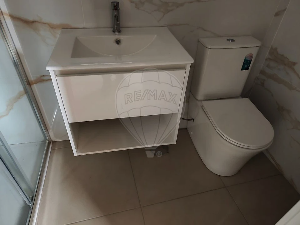 Moradia T2 para Venda em Larinho Foto 12