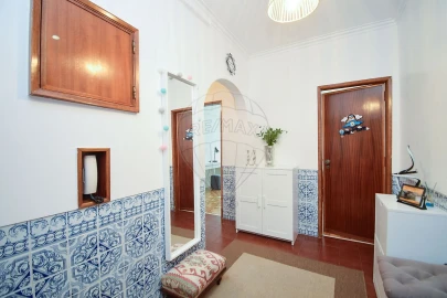 Apartamento T2 para Venda em Massamá e Monte Abraão