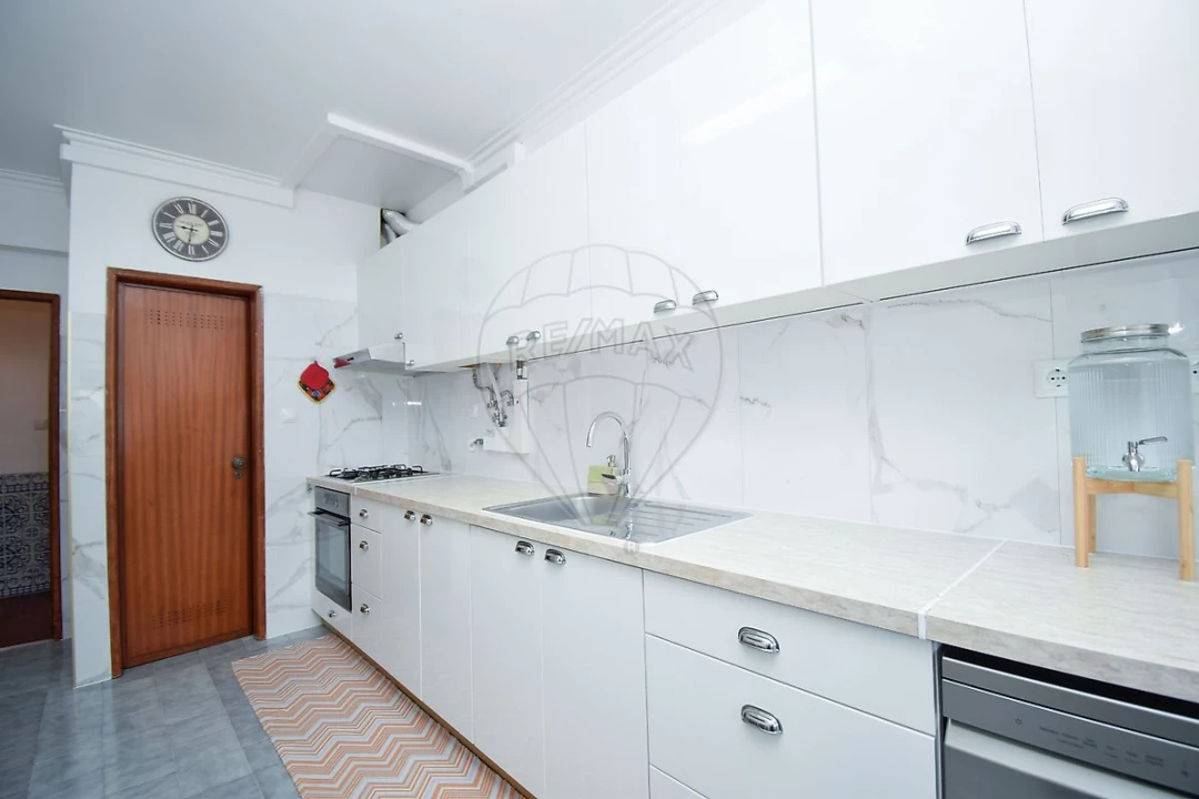 Apartamento T2 para Venda em Massamá e Monte Abraão Foto 19