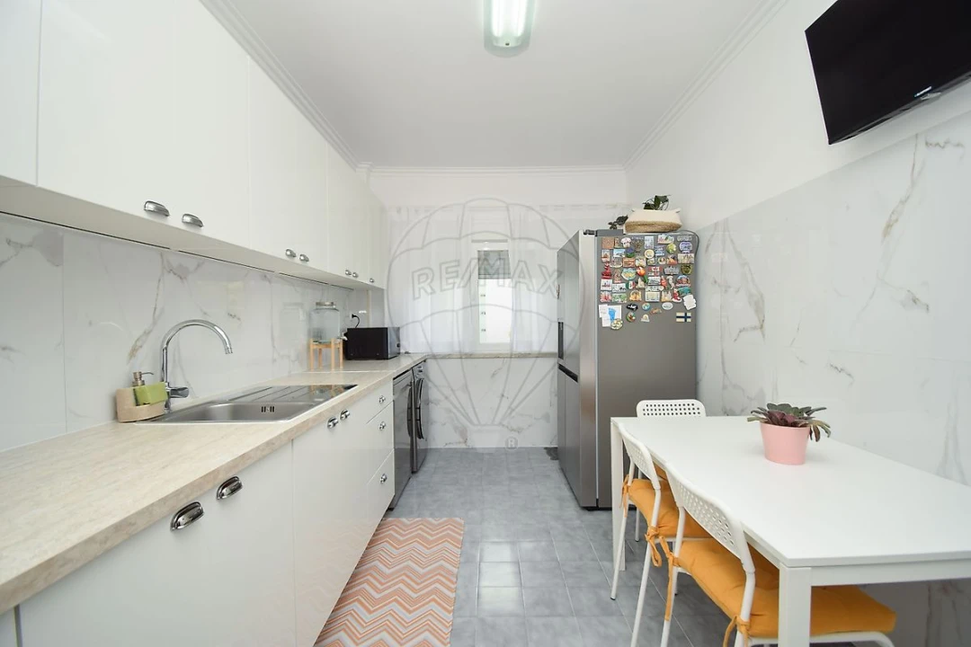 Apartamento T2 para Venda em Massamá e Monte Abraão Foto 17