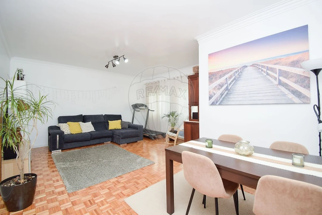 Apartamento T2 para Venda em Massamá e Monte Abraão Foto 3