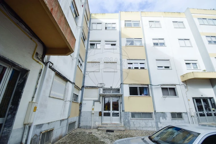 Apartamento T2 para Venda em Massamá e Monte Abraão Foto 26