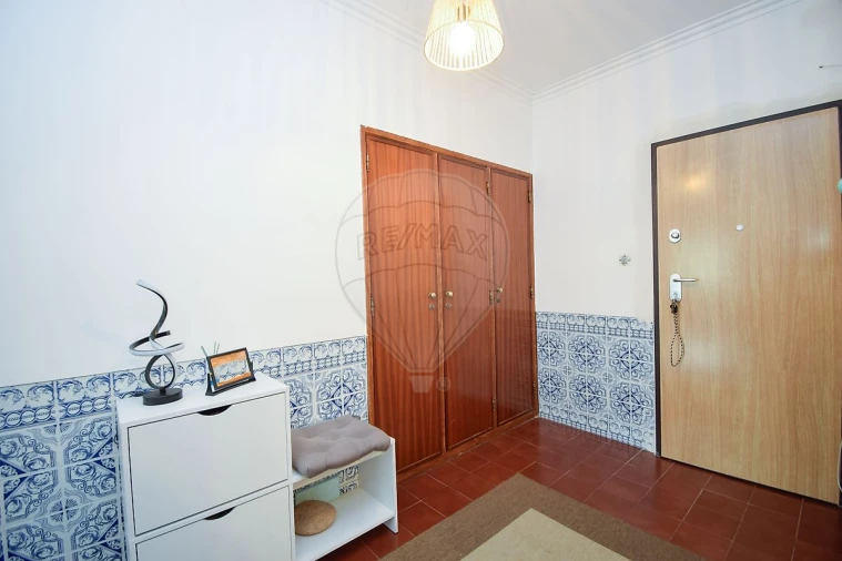Apartamento T2 para Venda em Massamá e Monte Abraão Foto 14