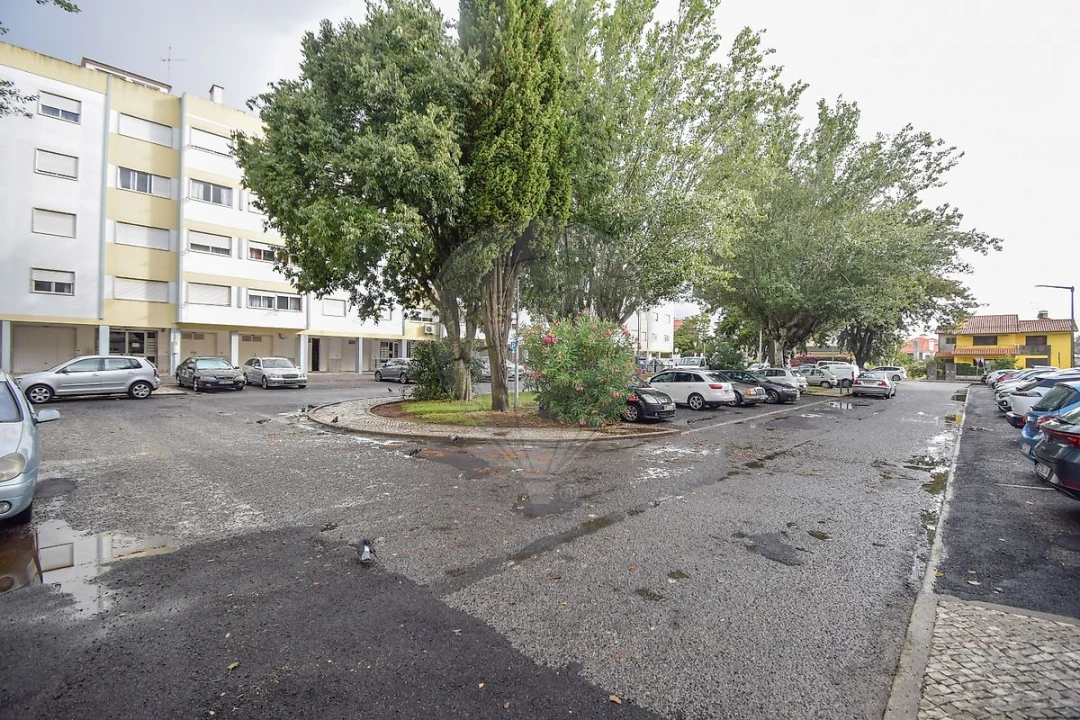 Apartamento T2 para Venda em Massamá e Monte Abraão Foto 27