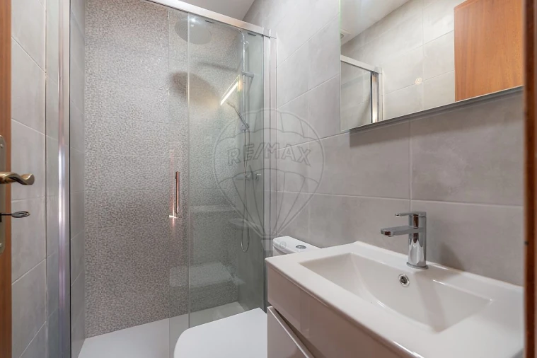 Apartamento T4 para Venda em Sé Nova, Santa Cruz, Almedina e São Bartolomeu Foto 19