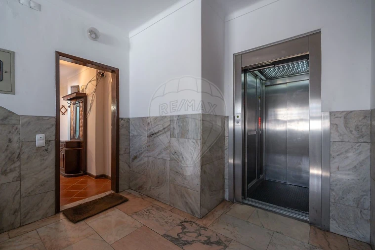 Apartamento T4 para Venda em Sé Nova, Santa Cruz, Almedina e São Bartolomeu Foto 20