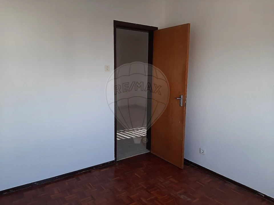 Apartamento T3 para Venda em Laranjeiro e Feijó Foto 1