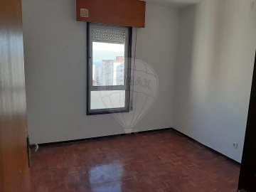 Apartamento T3 para Venda em Laranjeiro e Feijó