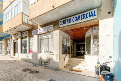 Loja para Venda em Almada, Cova da Piedade, Pragal e Cacilhas
