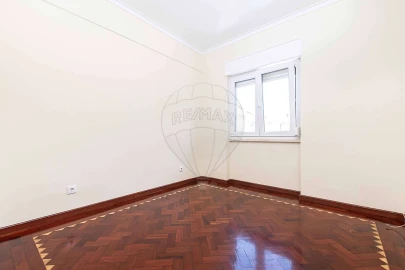 Apartamento T2 para Arrendamento em Venteira