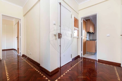 Apartamento T2 para Arrendamento em Venteira