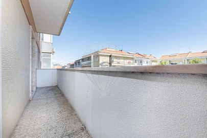 Apartamento T2 para Arrendamento em Venteira