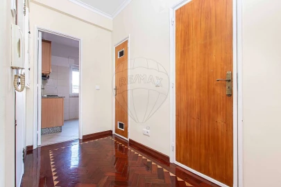 Apartamento T2 para Arrendamento em Venteira