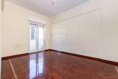 Apartamento T2 para Arrendamento em Venteira