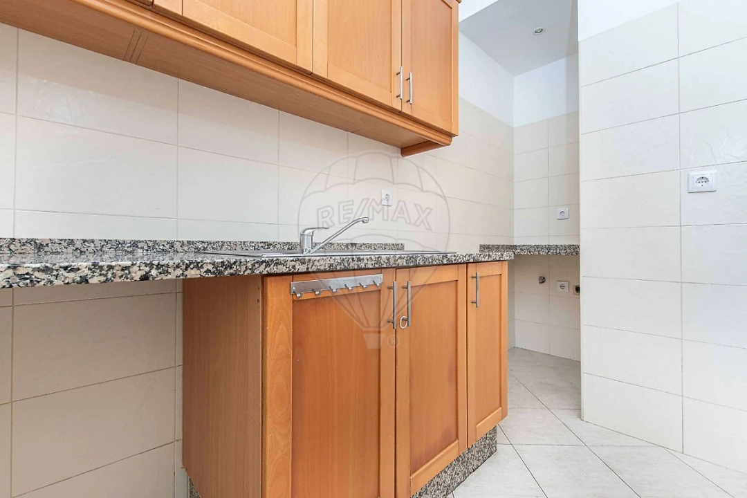 Apartamento T2 para Arrendamento em Venteira Foto 17