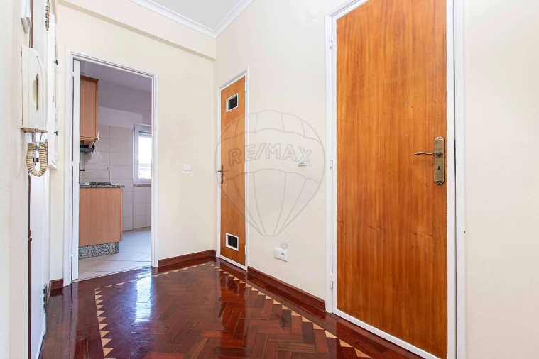 Apartamento T2 para Arrendamento em Venteira Foto 14