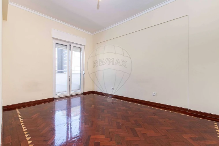 Apartamento T2 para Arrendamento em Venteira Foto 2