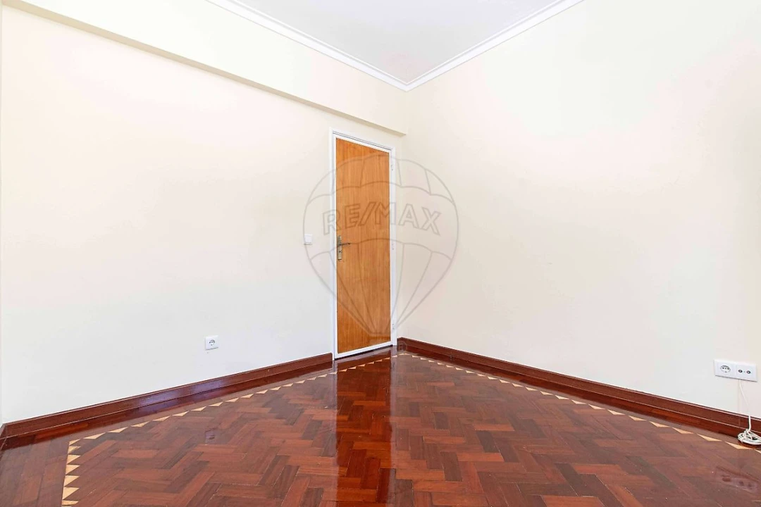 Apartamento T2 para Arrendamento em Venteira Foto 9