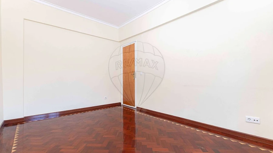 Apartamento T2 para Arrendamento em Venteira