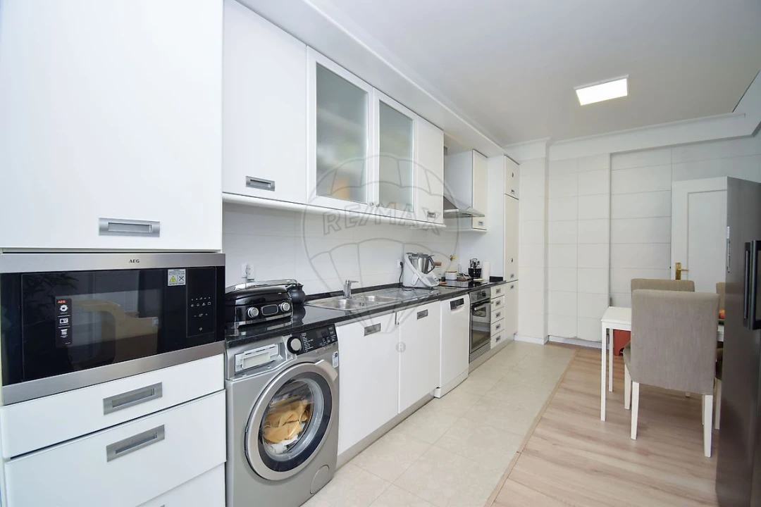 Apartamento T2 para Venda em Almargem do Bispo, Pêro Pinheiro e Montelavar Foto 9