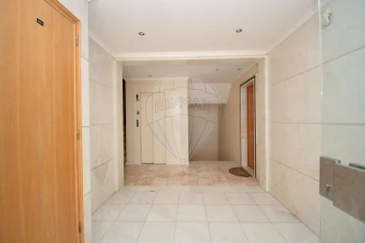 Apartamento T2 para Venda em Almargem do Bispo, Pêro Pinheiro e Montelavar