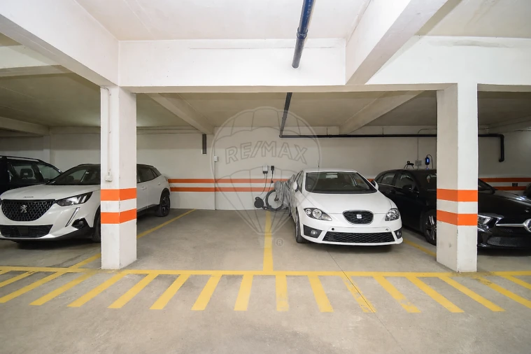 Apartamento T2 para Venda em Almargem do Bispo, Pêro Pinheiro e Montelavar Foto 6