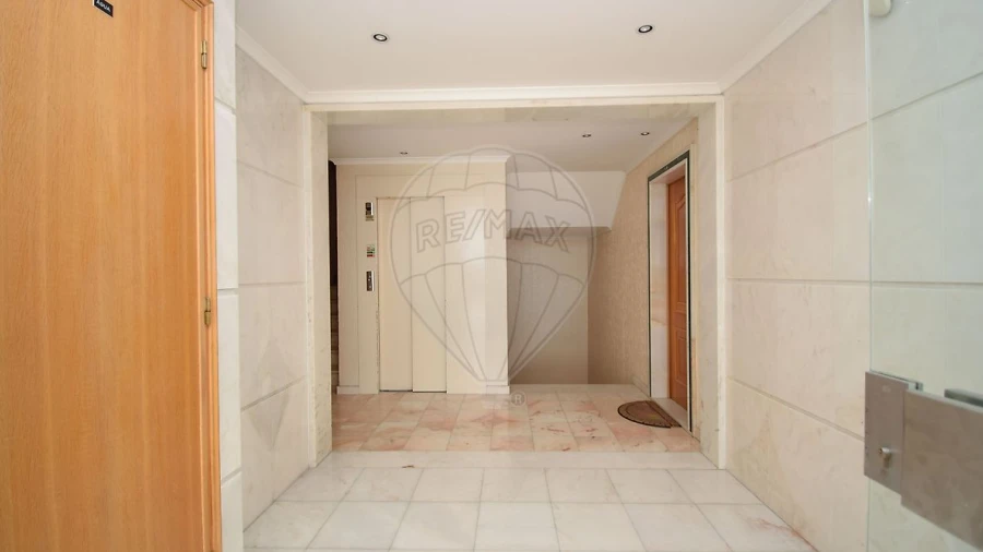 Apartamento T2 para Venda em Almargem do Bispo, Pêro Pinheiro e Montelavar