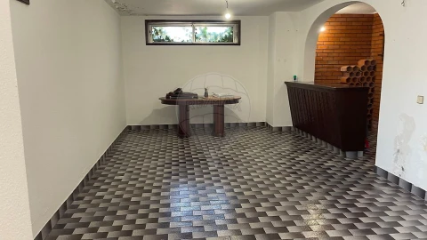 Moradia T6 para Venda em Macieira da Maia