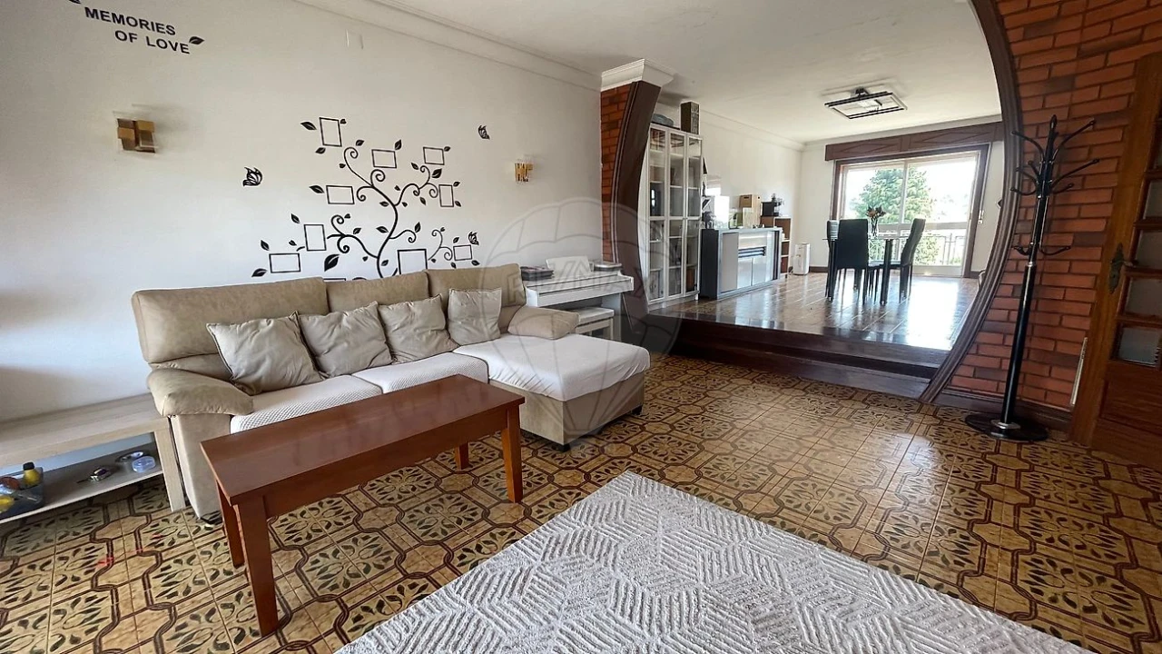 Moradia T6 para Venda em Macieira da Maia Foto 4