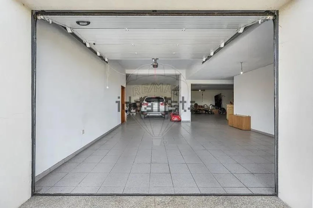 Moradia T4 para Venda em Idães Foto 23